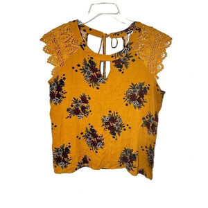 Moda‎ USA size Large  color  mustard with flowers